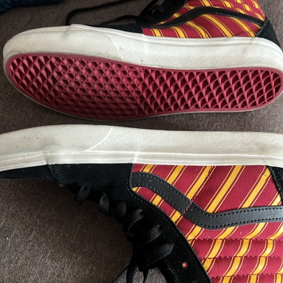 VANS x Harry Potter Gryffindor S8 Hi Top Limited Edition - Picture 7 of 11